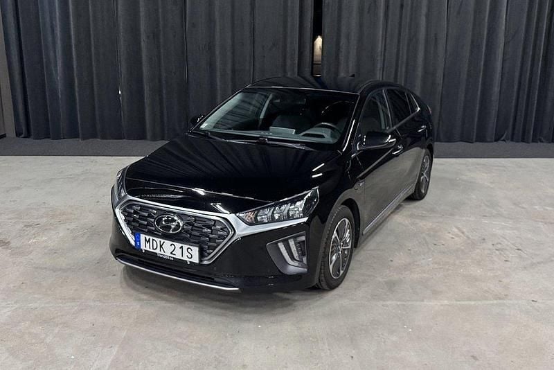 Svart Begagnad 2020 Hyundai Ioniq Premium Halvkombi | 159 900 kr (Marknadspris) - Bild 1/4