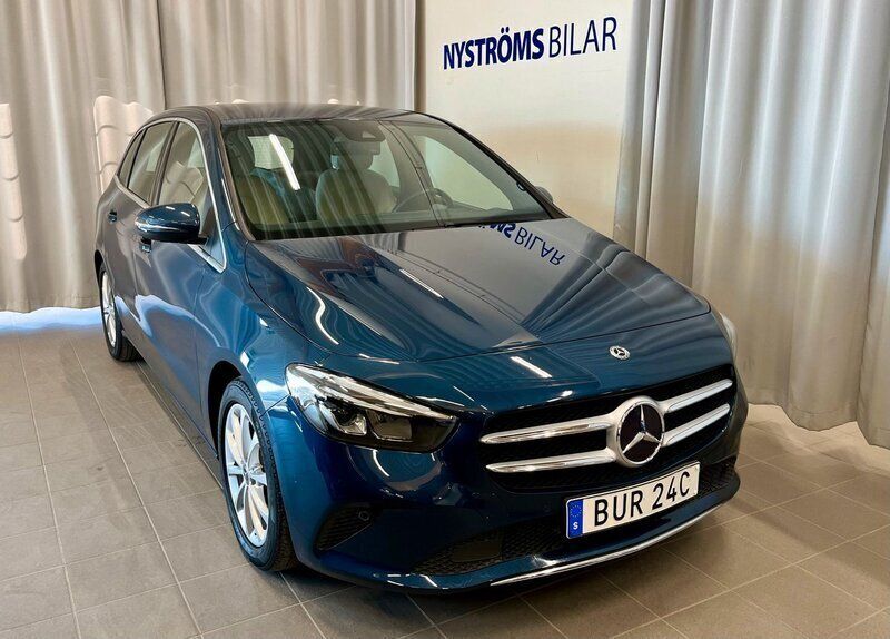Blå (blåmetallic) Begagnad 2019 Mercedes B200 Minibuss | 239 900 kr (Marknadspris) - Bild 1/4