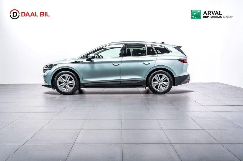 Silver Begagnad 2022 Skoda Enyaq iV SUV | 409 900 kr (Marknadspris) - Bild 1/4