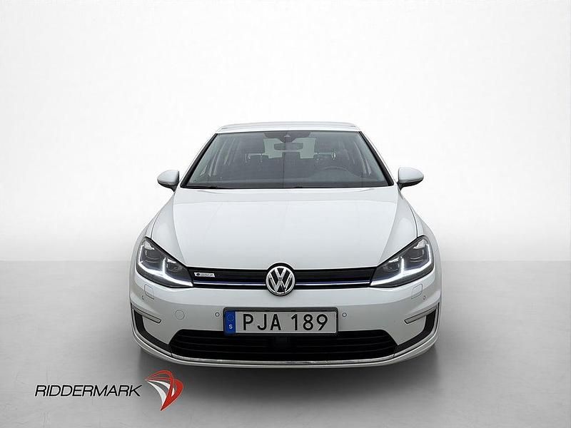 Begagnad VW e-Golf 100 kW (136 HK) 2017 Vit Halvkombi