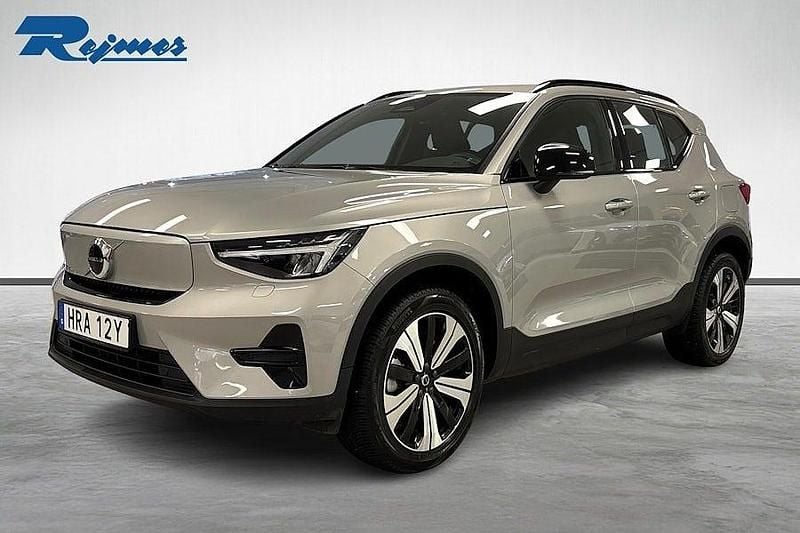 Silver Begagnad 2022 Volvo XC40 Core SUV | 329 900 kr (Marknadspris) - Bild 1/4