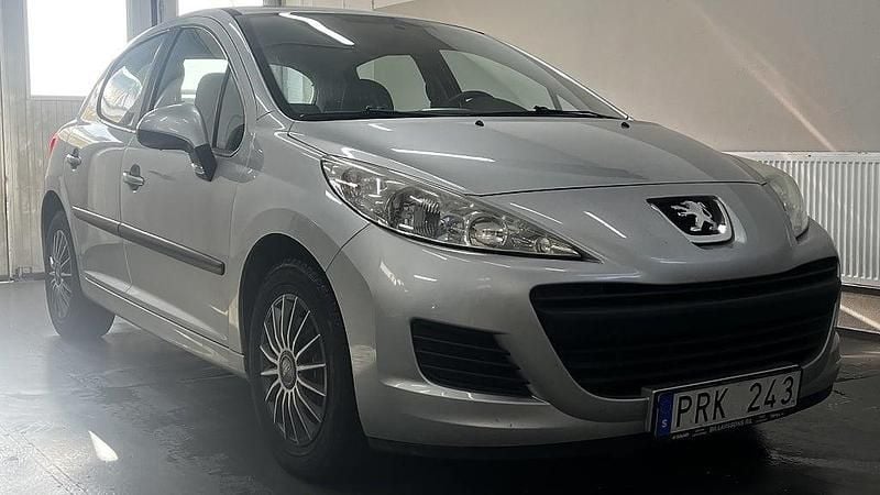 Begagnad Peugeot 207 90 HK (66 kW) 2009 Grå Halvkombi