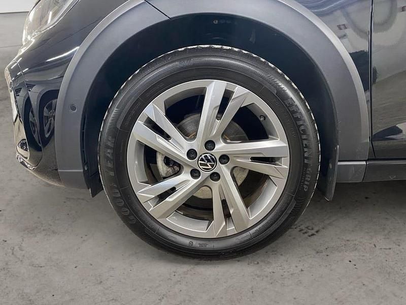 Begagnad VW Taigo R-line 112 HK (82 kW) 2022 Svart SUV