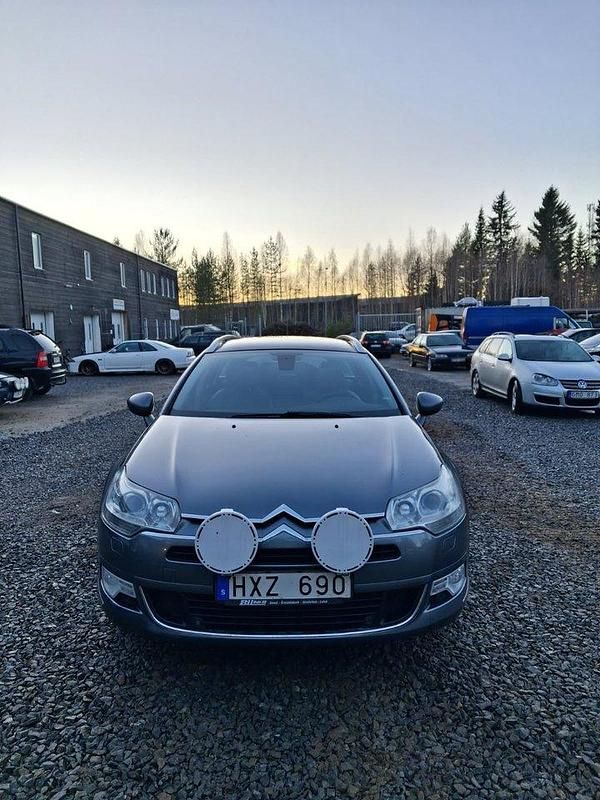 Grå Begagnad 2008 Citroën C5 Kombi | 29 900 kr (Marknadspris) - Bild 1/4