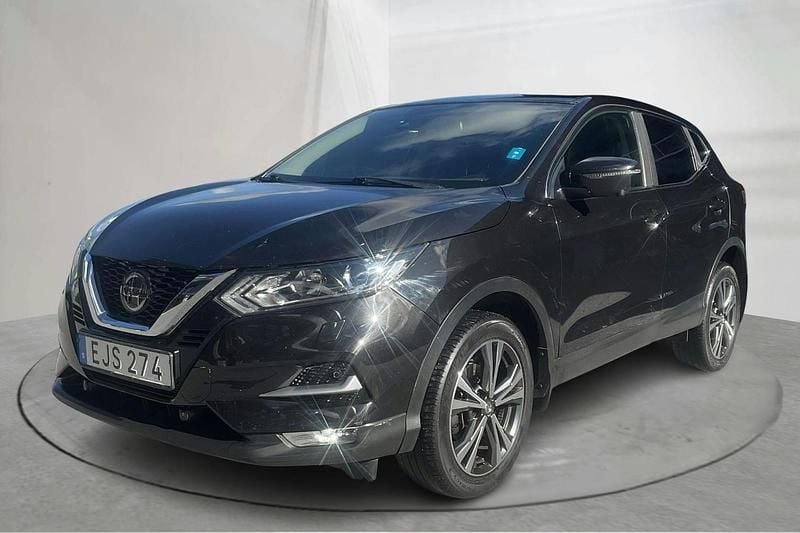 Svart Begagnad 2018 Nissan Qashqai 360º SUV | 149 900 kr (Bra pris) - Bild 1/4