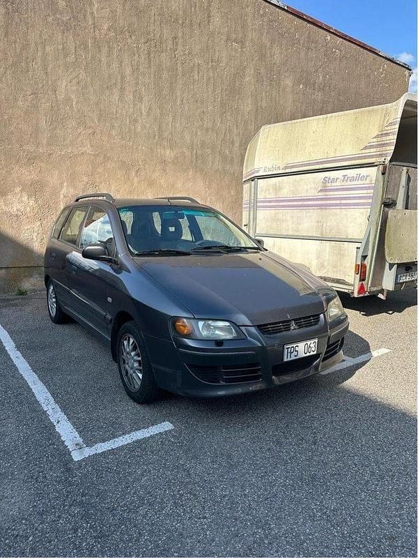 Grå Begagnad 2003 Mitsubishi Space Star Kombi | 15 000 kr (Marknadspris) - Bild 1/4