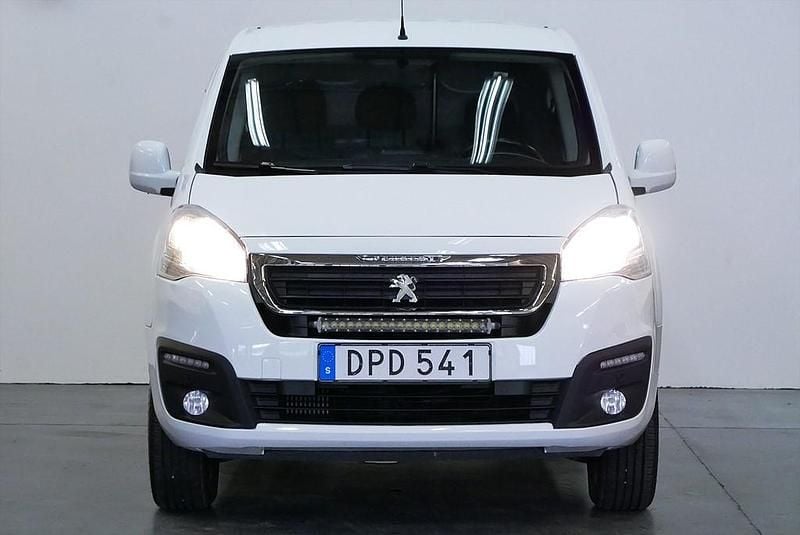 Begagnad Peugeot Partner 2018 Vit Minibuss