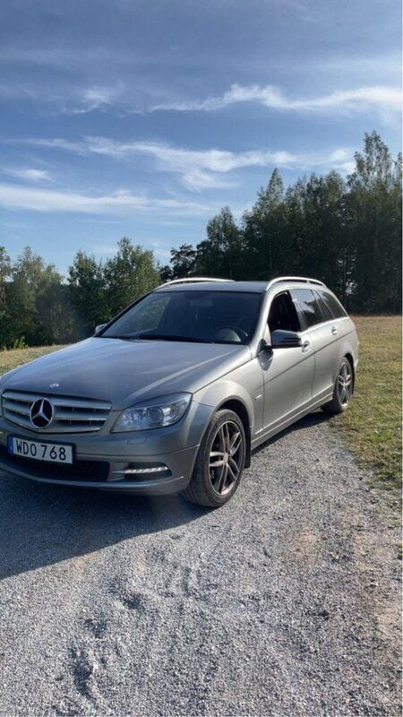 Silver Begagnad 2011 Mercedes C200 Avantgarde Kombi | 75 000 kr (Marknadspris) - Bild 1/4