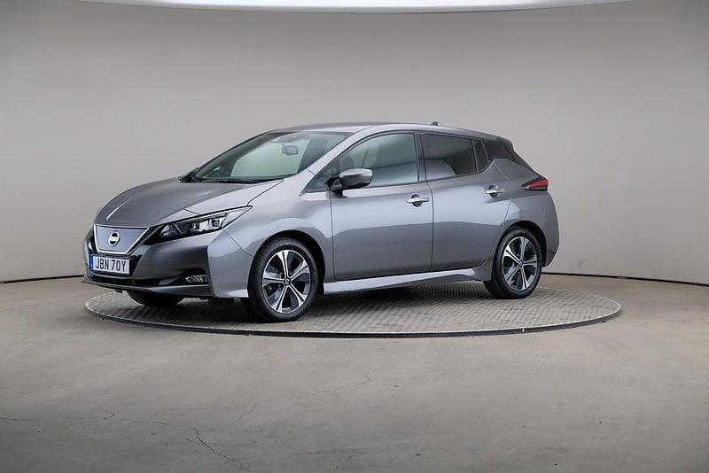 Grå Begagnad 2021 Nissan Leaf N-Connecta Halvkombi | 145 000 kr (Bra pris) - Bild 1/4