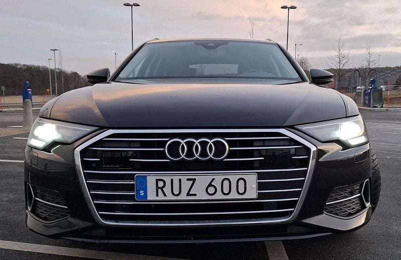 Grå Begagnad 2019 Audi A6 Sport Kombi | 250 000 kr (Bra pris) - Bild 1/4
