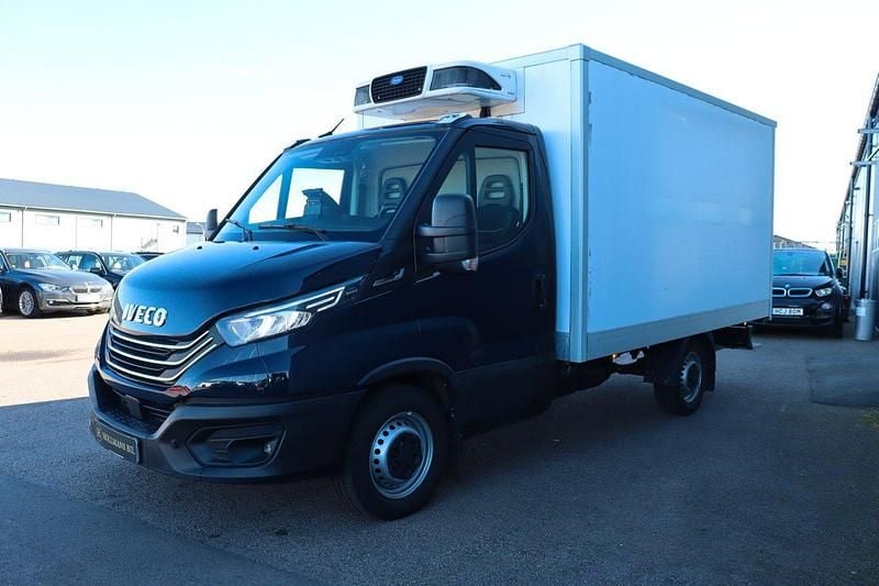 Flerfärgad Begagnad 2023 Iveco Daily Van | 339 900 kr (Superpris) - Bild 1/4