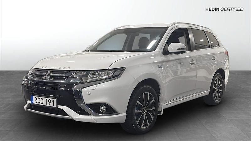 Begagnad Mitsubishi Outlander 203 HK (149 kW) 2015 Vit SUV