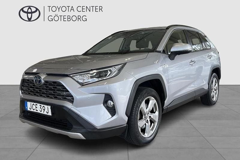 Silver Begagnad 2020 Toyota RAV4 Hybrid Executive SUV | 349 900 kr (Marknadspris) - Bild 1/2