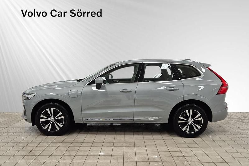Begagnad Volvo XC60 Core 350 HK (257 kW) 2023 Grå SUV
