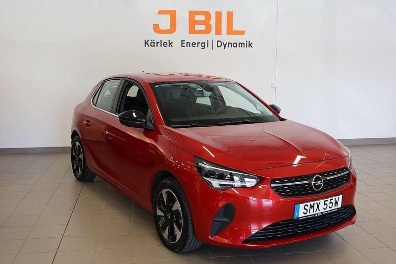 Röd Begagnad 2021 Opel Corsa-e Dynamic Halvkombi | 194 900 kr (Marknadspris) - Bild 1/4