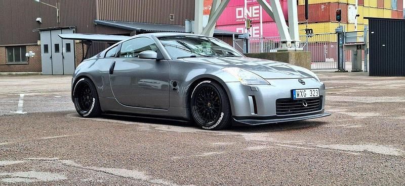 Grå Begagnad 2004 Nissan 350Z Sportkupé | 170 000 kr (Bra pris) - Bild 1/2
