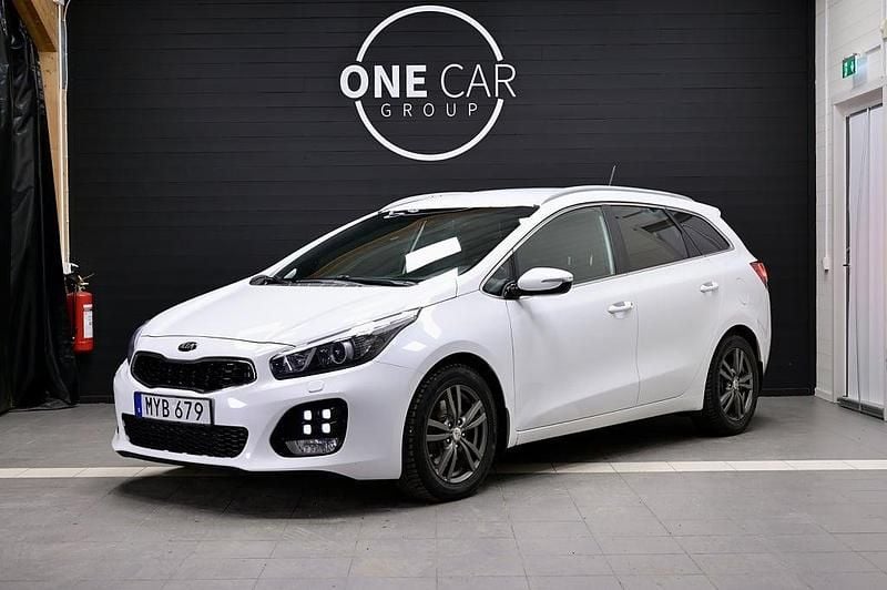 Vit Begagnad 2016 Kia Ceed Sportswagon GT-Line Kombi | 108 700 kr (Bra pris) - Bild 1/4