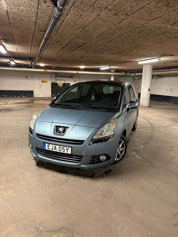 Begagnad 2010 Peugeot 5008 Minibuss | 35 000 kr (Marknadspris) - Bild 1/4