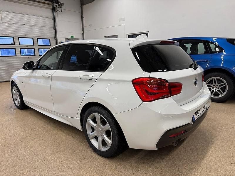 Begagnad BMW 118 M Sport 152 HK (111 kW) 2016 Vit Halvkombi
