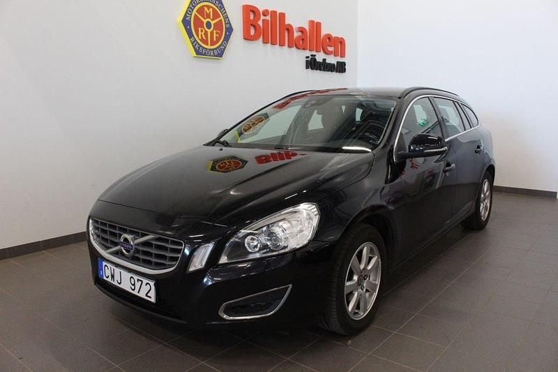 Svart Begagnad 2011 Volvo V60 Momentum Kombi | 119 900 kr (Marknadspris) - Bild 1/4