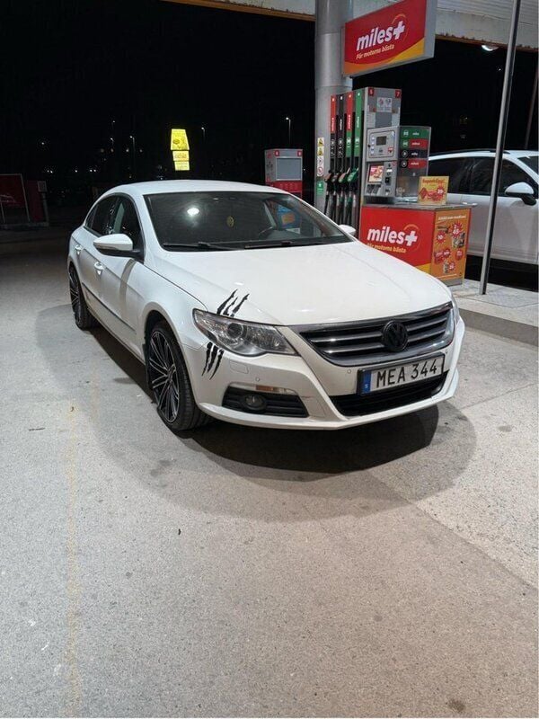Vit Begagnad 2012 VW CC Sedan | 75 000 kr (Bra pris) - Bild 1/4