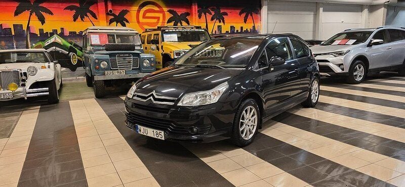 Svart Begagnad 2004 Citroën C4 Sportkupé | 29 800 kr (Marknadspris) - Bild 1/4