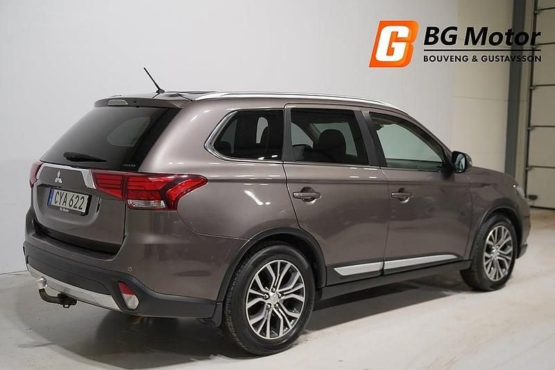 Begagnad Mitsubishi Outlander 150 HK (110 kW) 2016 Brun SUV