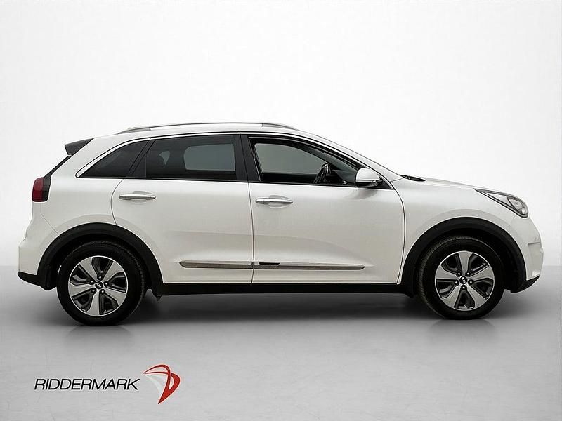 Begagnad Kia Niro Advance 105 HK (77 kW) 2017 Vit SUV