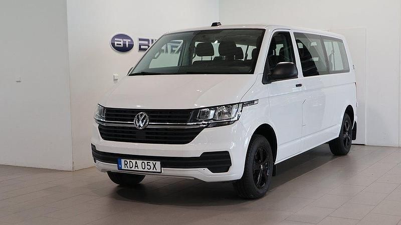 Vit Begagnad 2020 VW Caravelle Trendline Minibuss | 409 900 kr (Marknadspris) - Bild 1/4