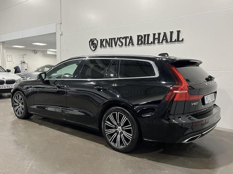 Begagnad Volvo V60 Inscription 340 HK (250 kW) 2021 Svart Kombi