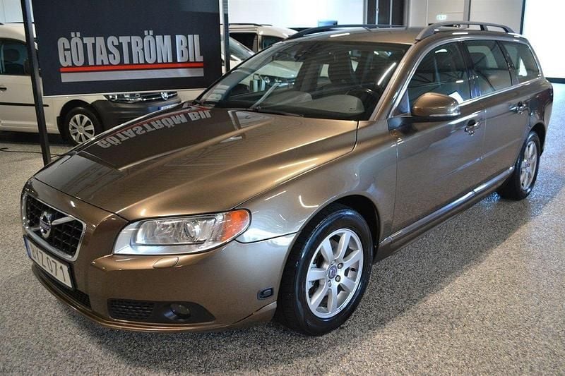 Brun Begagnad 2012 Volvo V70 Momentum Kombi | 69 000 kr (Bra pris) - Bild 1/4