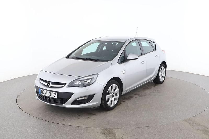 Grå Begagnad 2013 Opel Astra Active Halvkombi | 88 000 kr (Marknadspris) - Bild 1/3