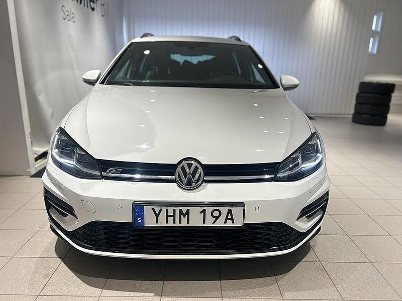 Begagnad VW Golf VII R-line 150 HK (110 kW) 2020 Vit Kombi