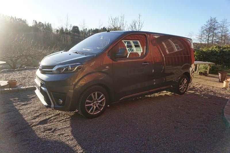 Begagnad 2021 Toyota Proace Minibuss | 155 000 kr (Superpris) - Bild 1/4