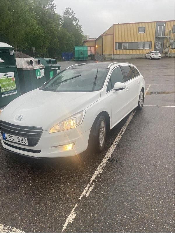 Vit Begagnad 2011 Peugeot 508 Kombi | 49 000 kr (Marknadspris) - Bild 1/4