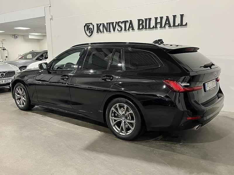 Begagnad BMW 330e Shadowline 184 HK (135 kW) 2020 Svart Kombi