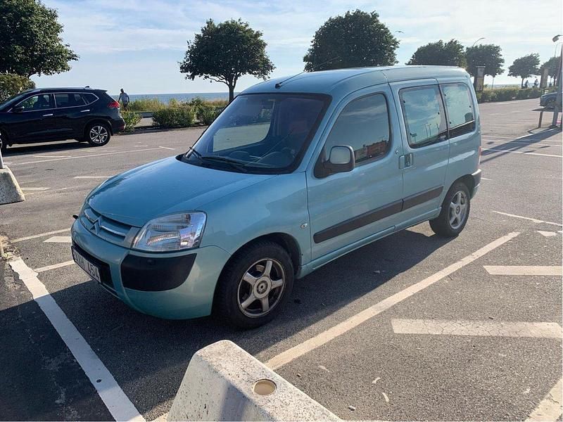 Blå Begagnad 2007 Citroën Berlingo Minibuss | 30 000 kr (Marknadspris) - Bild 1/4