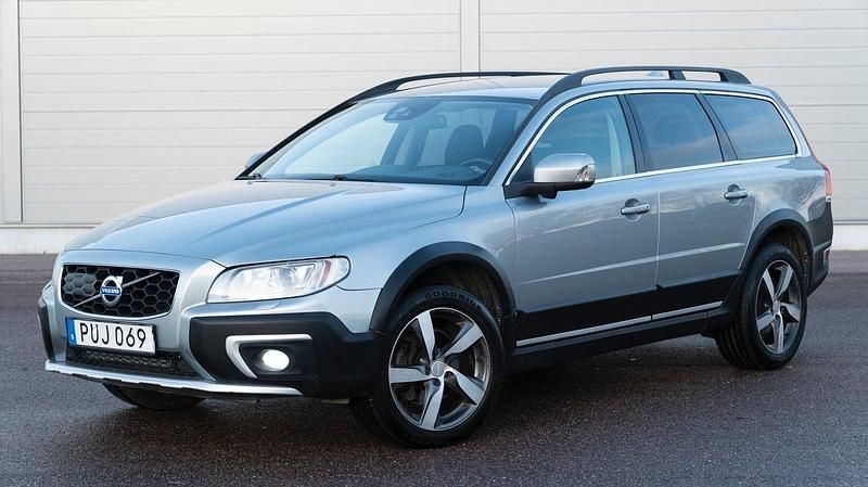 Silver Begagnad 2014 Volvo XC70 Momentum Kombi | 114 900 kr (Marknadspris) - Bild 1/4