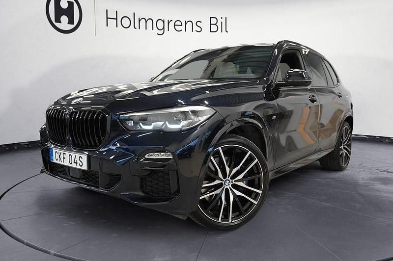 Svart Begagnad 2020 BMW X5 iPerformance SUV | 589 900 kr - Bild 1/4
