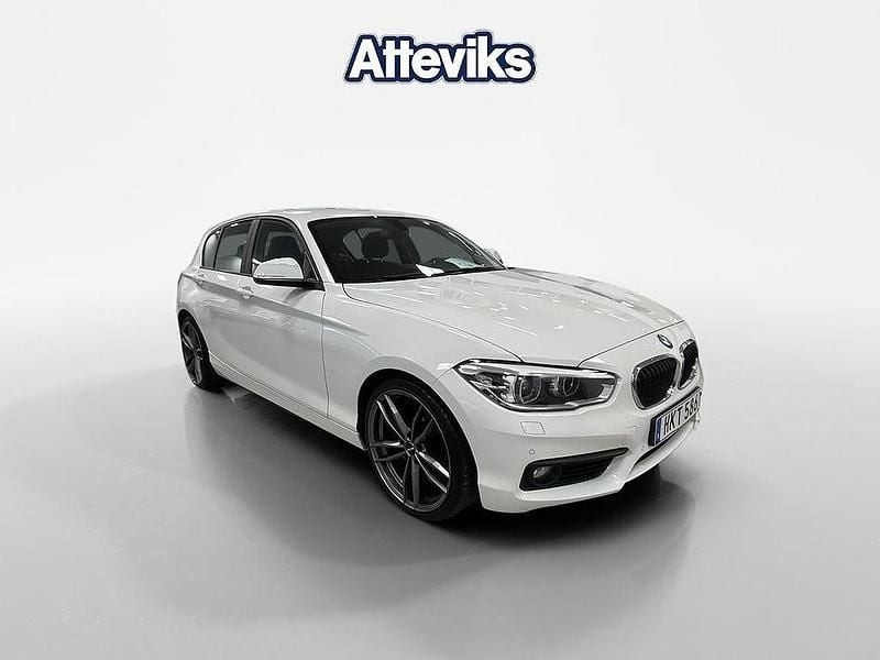 Vit Begagnad 2015 BMW 116 Halvkombi | 114 000 kr (Marknadspris) - Bild 1/4