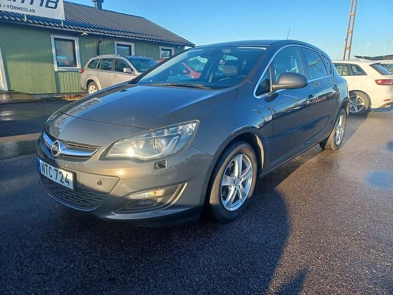 Grå Begagnad 2015 Opel Astra drive Halvkombi | 74 900 kr (Bra pris) - Bild 1/4