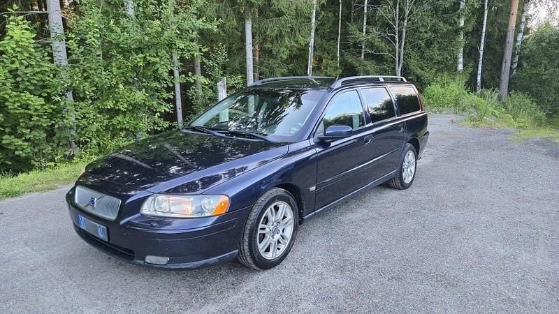 Blå Begagnad 2006 Volvo V70 Kombi | 28 500 kr (Marknadspris) - Bild 1/4