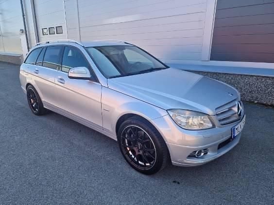 Silver Begagnad 2008 Mercedes C200 Avantgarde Kombi | 67 000 kr (Marknadspris) - Bild 1/4