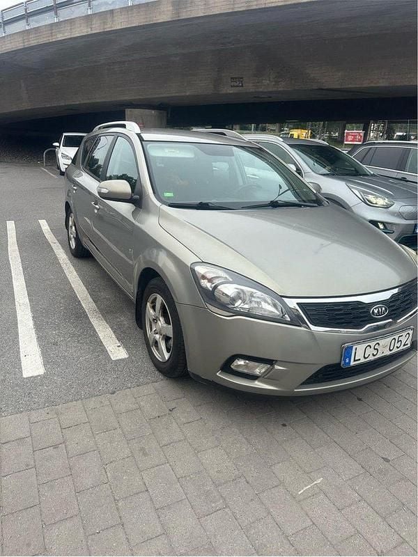 Silver Begagnad 2011 Kia Ceed Sportswagon Kombi | 37 000 kr (Bra pris) - Bild 1/4