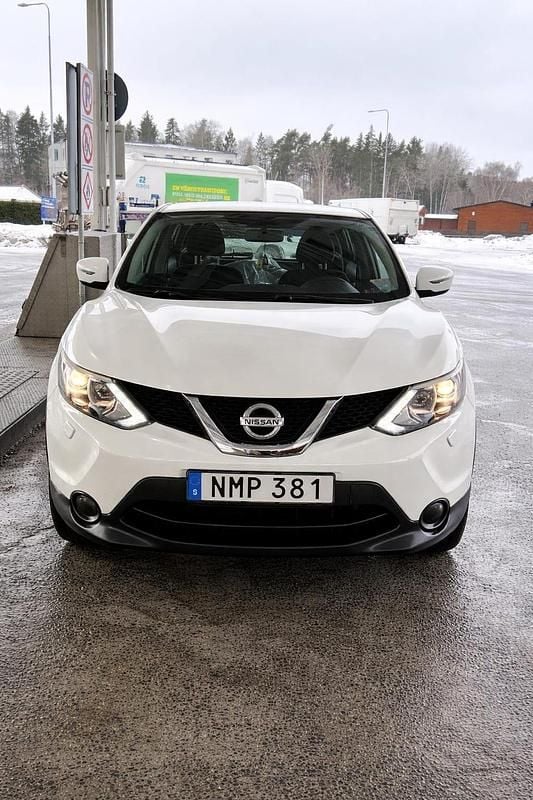 Begagnad 2016 Nissan Qashqai SUV | 112 000 kr (Marknadspris) - Bild 1/4