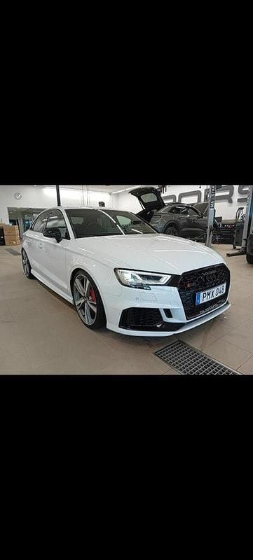 Vit Begagnad 2019 Audi RS3 Comfort Halvkombi | 480 000 kr (Bra pris) - Bild 1/4