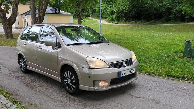 Brun Begagnad 2005 Suzuki Liana Halvkombi | 15 900 kr (Bra pris) - Bild 1/4