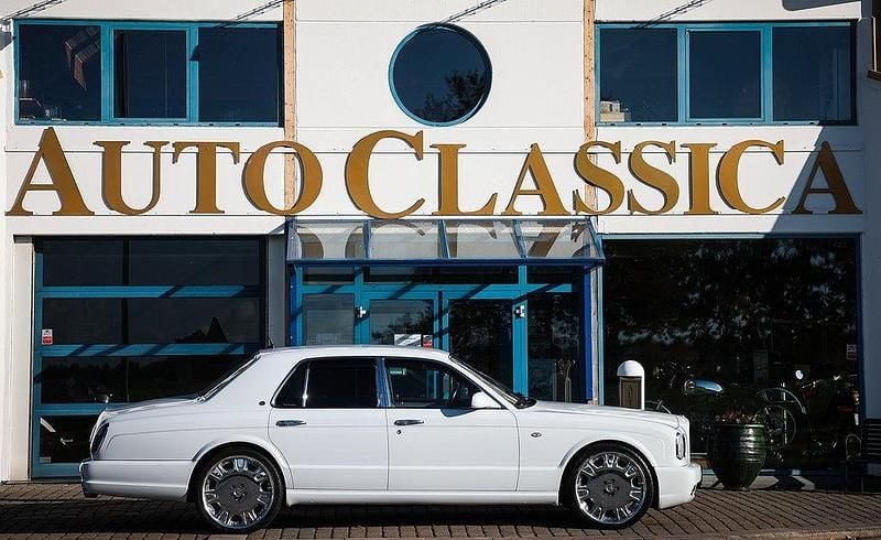 Vit Begagnad 2003 Bentley Arnage Mulliner Sedan | 379 000 kr - Bild 1/4