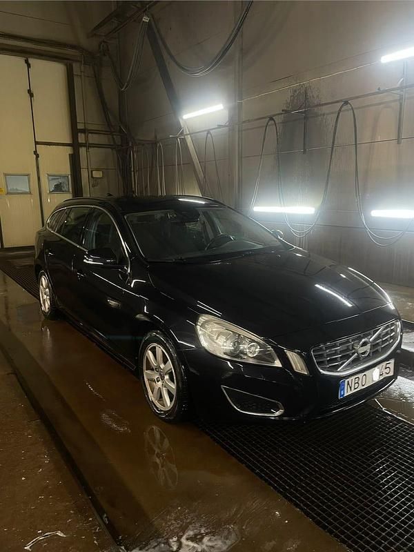 Begagnad 2013 Volvo V60 Kombi | 55 000 kr (Superpris) - Bild 1/1