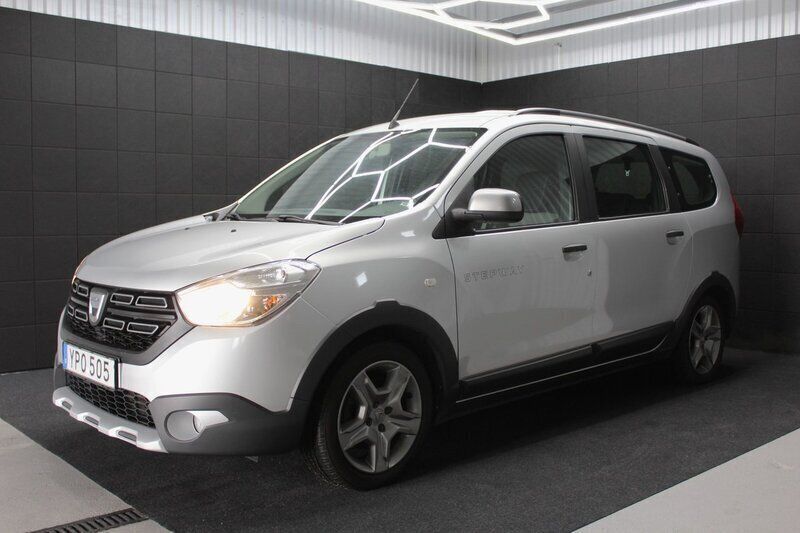 Silver Begagnad 2018 Dacia Lodgy Stepway Minibuss | 84 000 kr (Marknadspris) - Bild 1/4